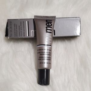 Advanced Eye Cream

Crema de contorno de hojos